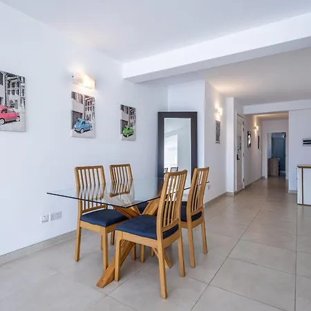 Apartman Bright And Modern