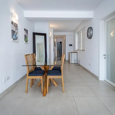 Bright And Modern San Ġiljan