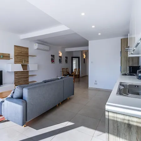 Apartman Bright And Modern