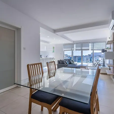 Apartment Bright And Modern